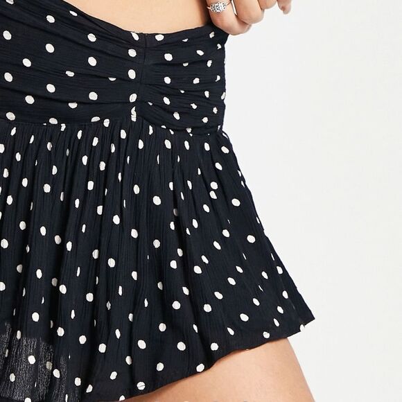 NWT Free People Gobi Skort Mini Black White Polka Dots Mid Rise Viscose Cinched - Picture 4 of 10